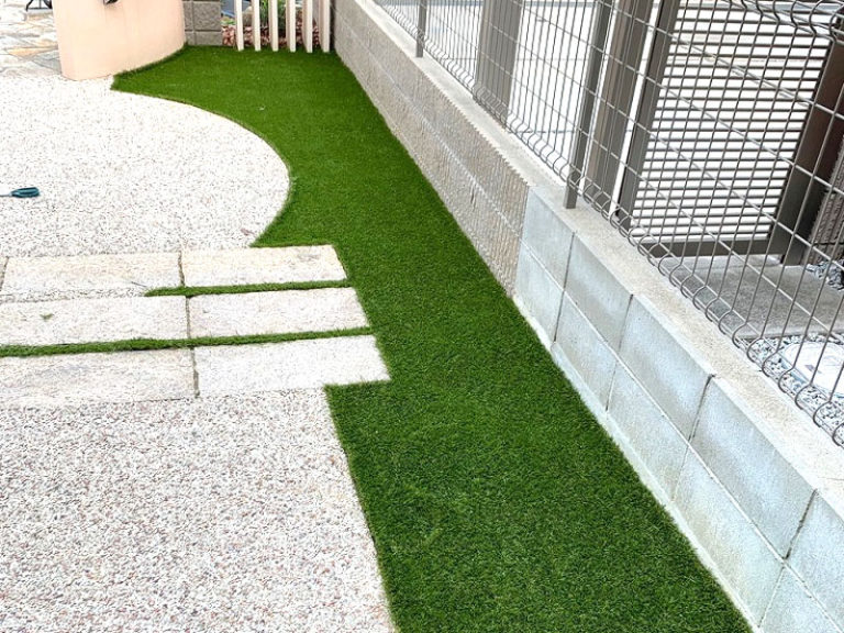 生駒市Ｋ様 お庭と玄関の人工芝