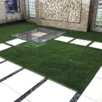 吹田市マンション エントランスの人工芝