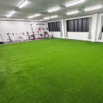 茨木市 施設屋上と室内の人工芝