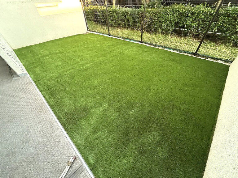 吹田市Ｍ様 マンション専用庭の人工芝