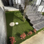 箕面市Ｏ様 エントランスと駐車場、お庭の人工芝