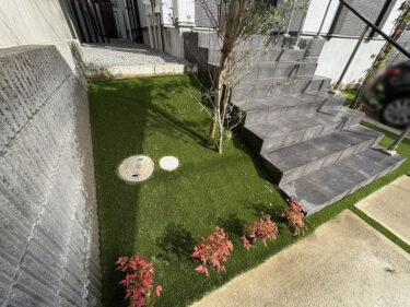 箕面市Ｏ様 エントランスと駐車場、お庭の人工芝