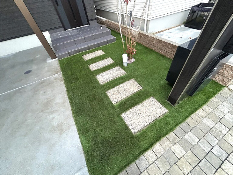 松原市Ｆ様 玄関アプローチの人工芝