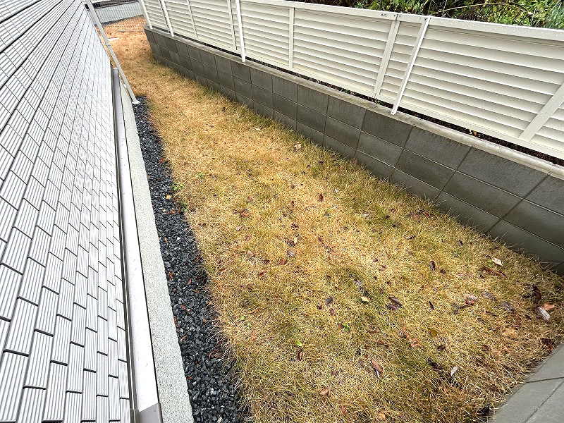 箕面市Y様 駐車場とお庭の人工芝