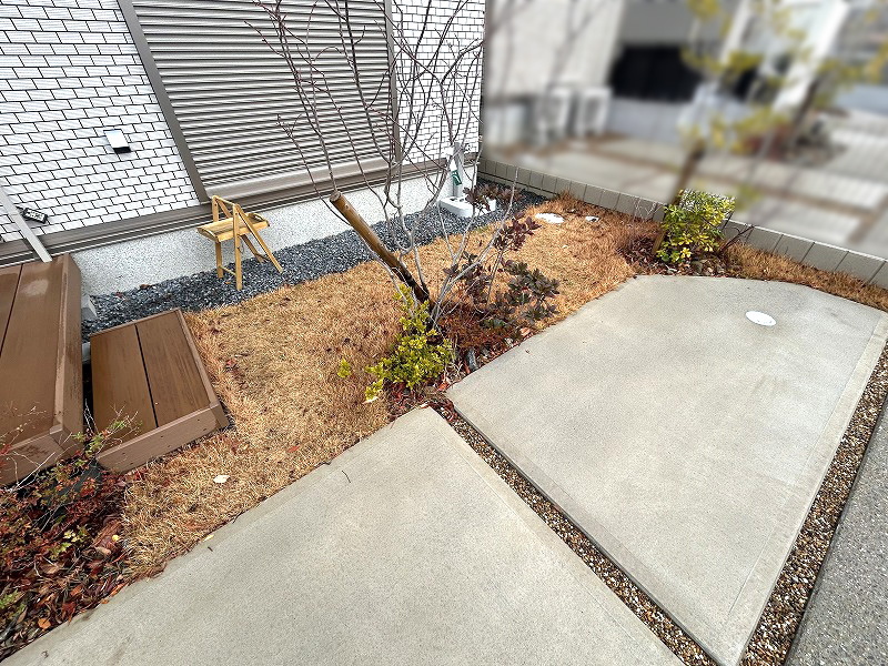 箕面市Y様 駐車場とお庭の人工芝