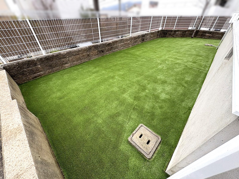 神戸市Ｋ様 お庭と犬走りの人工芝