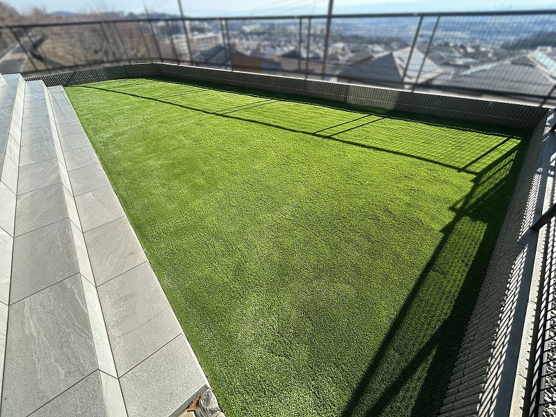 箕面市Ｚ様 お庭の人工芝 追加施工